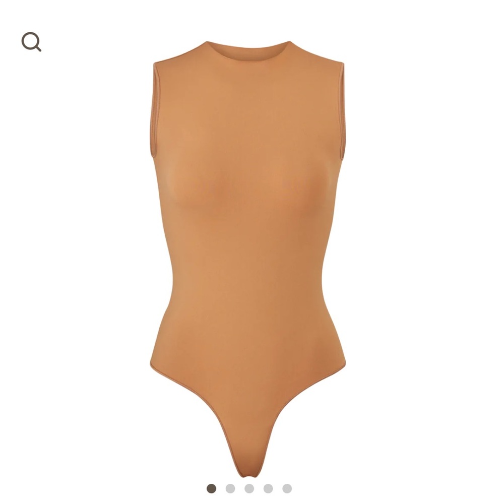 NEW skims the essential CREW NECK SLEEVELESS BODYSUIT
